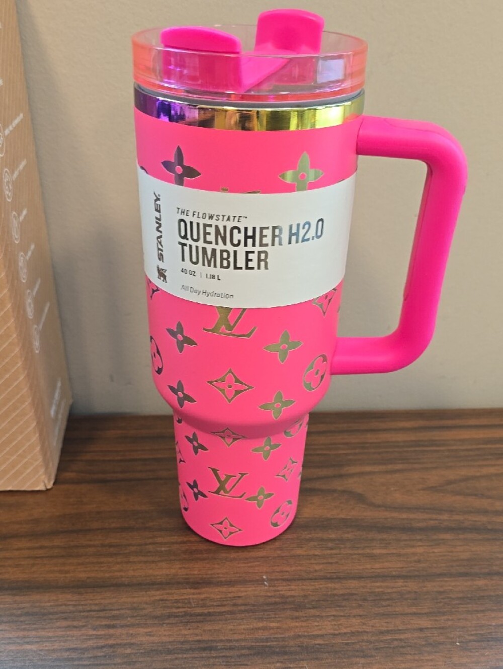Stanley LV Pink FlowState Quencher H2.0 Tumbler with Handle - Picture 5 of 6